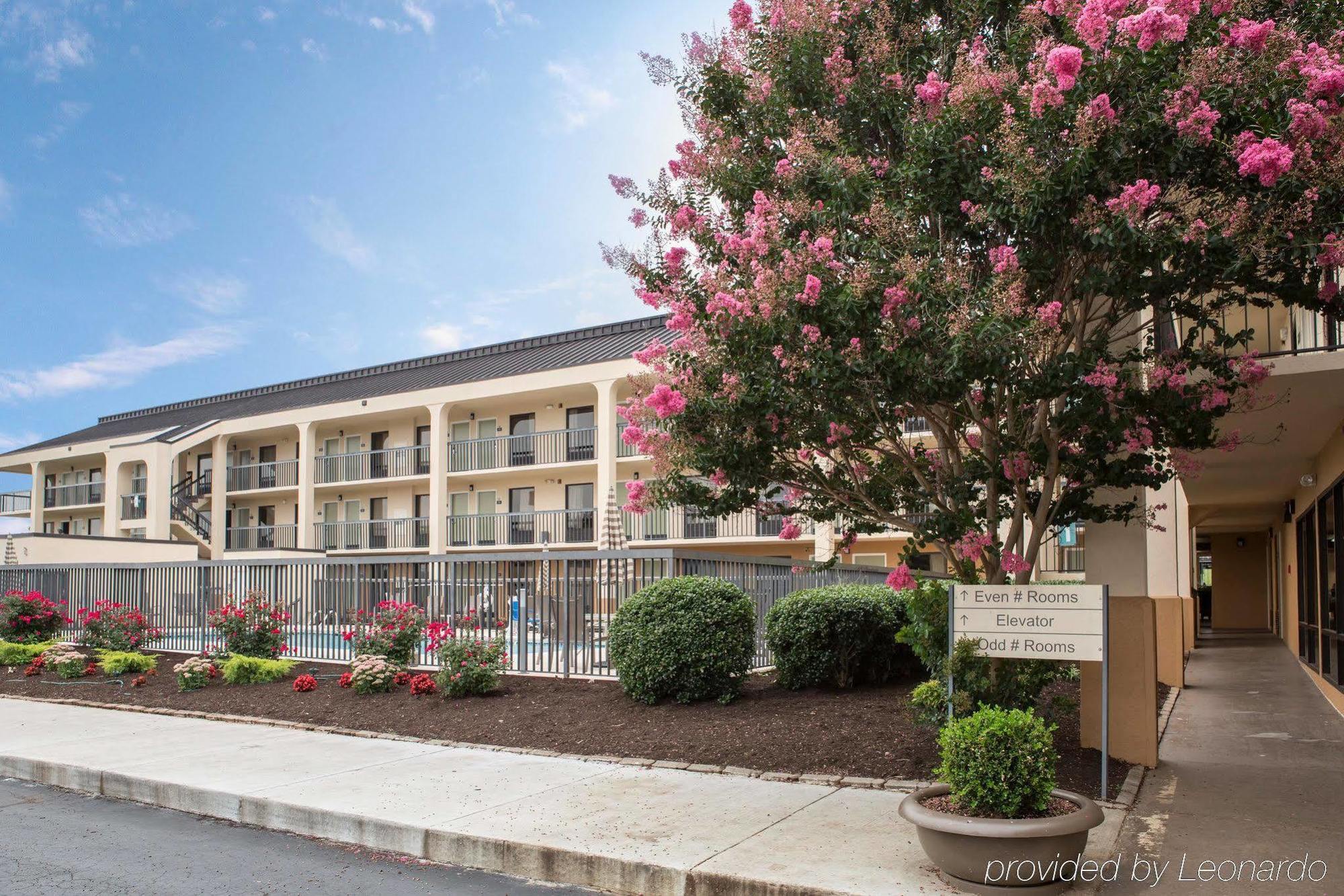 Quality Inn Merchants Drive Knoxville Exterior photo